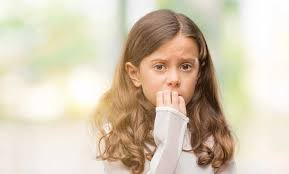 ANSIEDADE EM CRIANÇAS E ADOLESCENTES